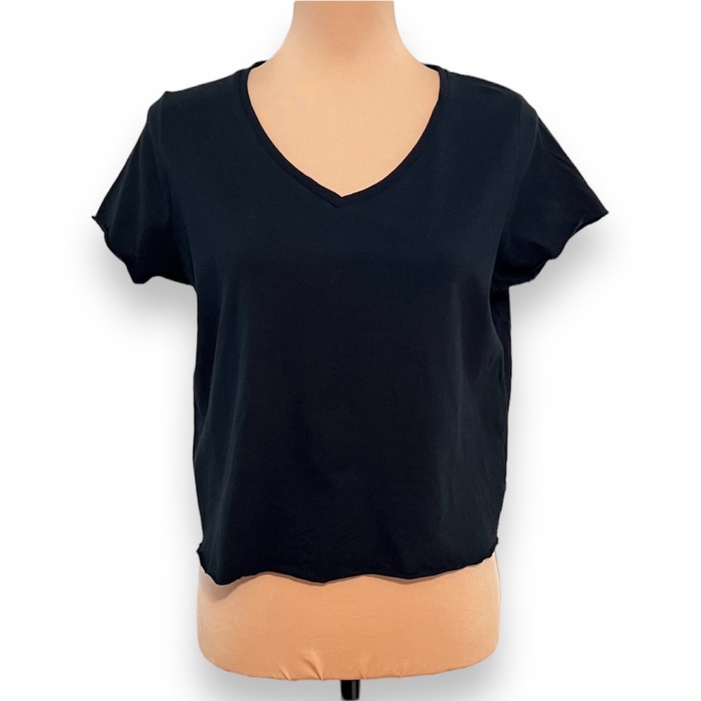 3/$30 Wild Fable V-Neck Cropped Raw Hem Short Sleeve Tee Black M/Medium T-Shirt